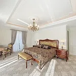 Palace De Lys Cannes