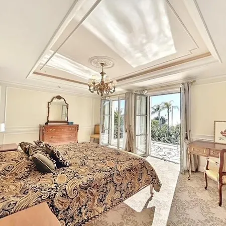 Palace De Lys Villa Cannes