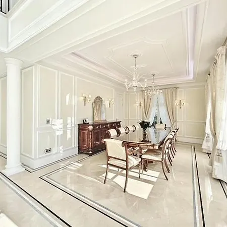 Willa Palace De Lys *