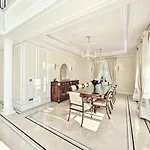 Vila Palace De Lys *